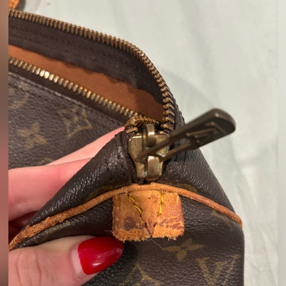 Authentic Louis Vuitton keepall 45 - Picture 6 of 11